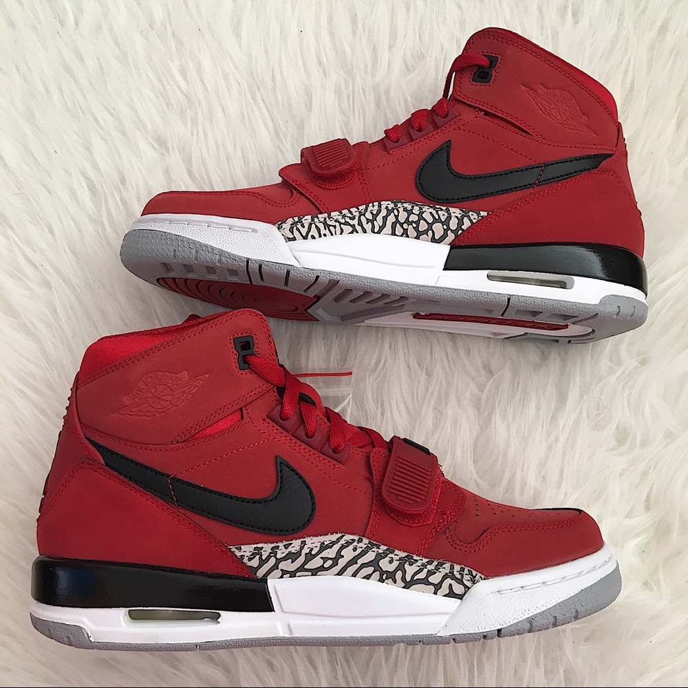 Air Jordan Legacy Women’s Sneakers - Picture 7 of 7